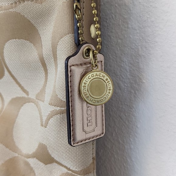 Coach purse/bag crossbody medium size - Picture 5 of 7